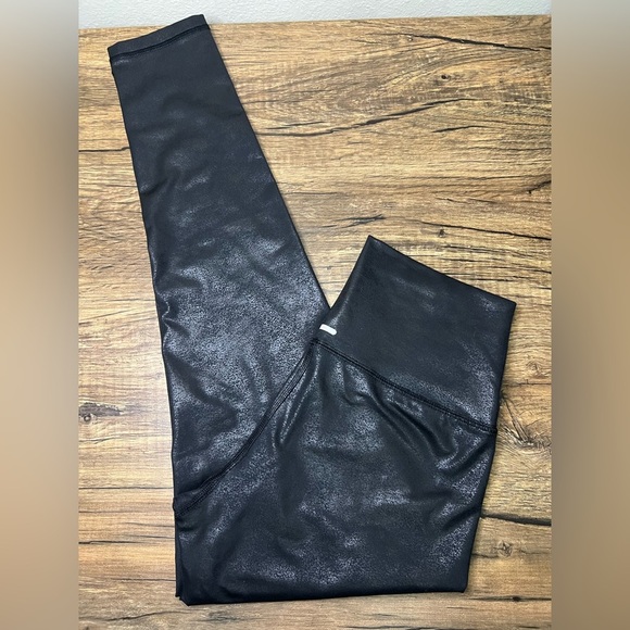 OFFLINE By Aerie The Hugger High Waisted Crackle Legging - Picture 1 of 2